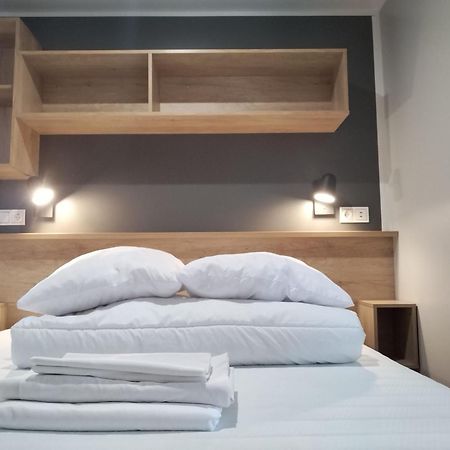 Camping Les Lodges Du Lagon Calvisson Zewnętrze zdjęcie