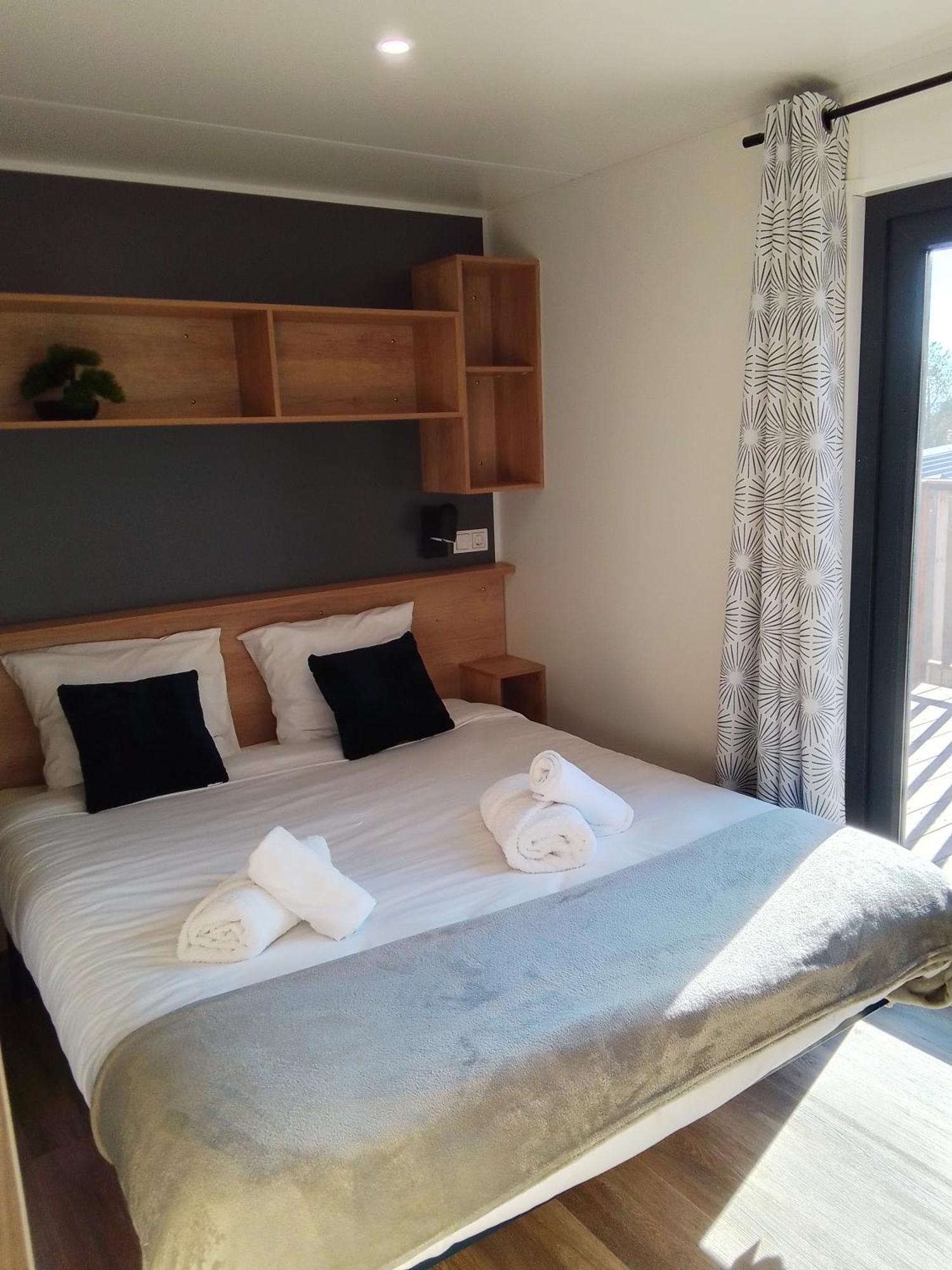 Camping Les Lodges Du Lagon Calvisson Zewnętrze zdjęcie
