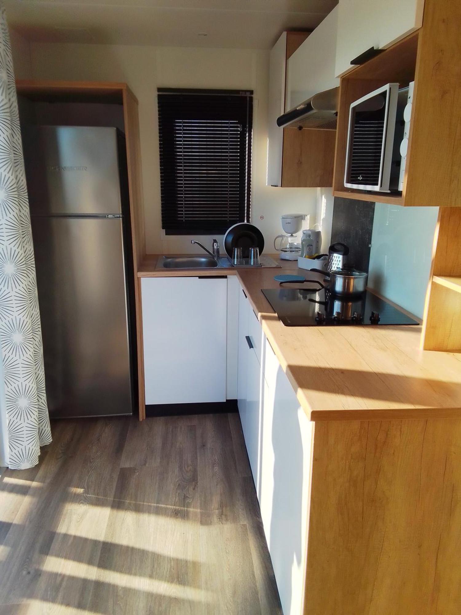 Camping Les Lodges Du Lagon Calvisson Zewnętrze zdjęcie