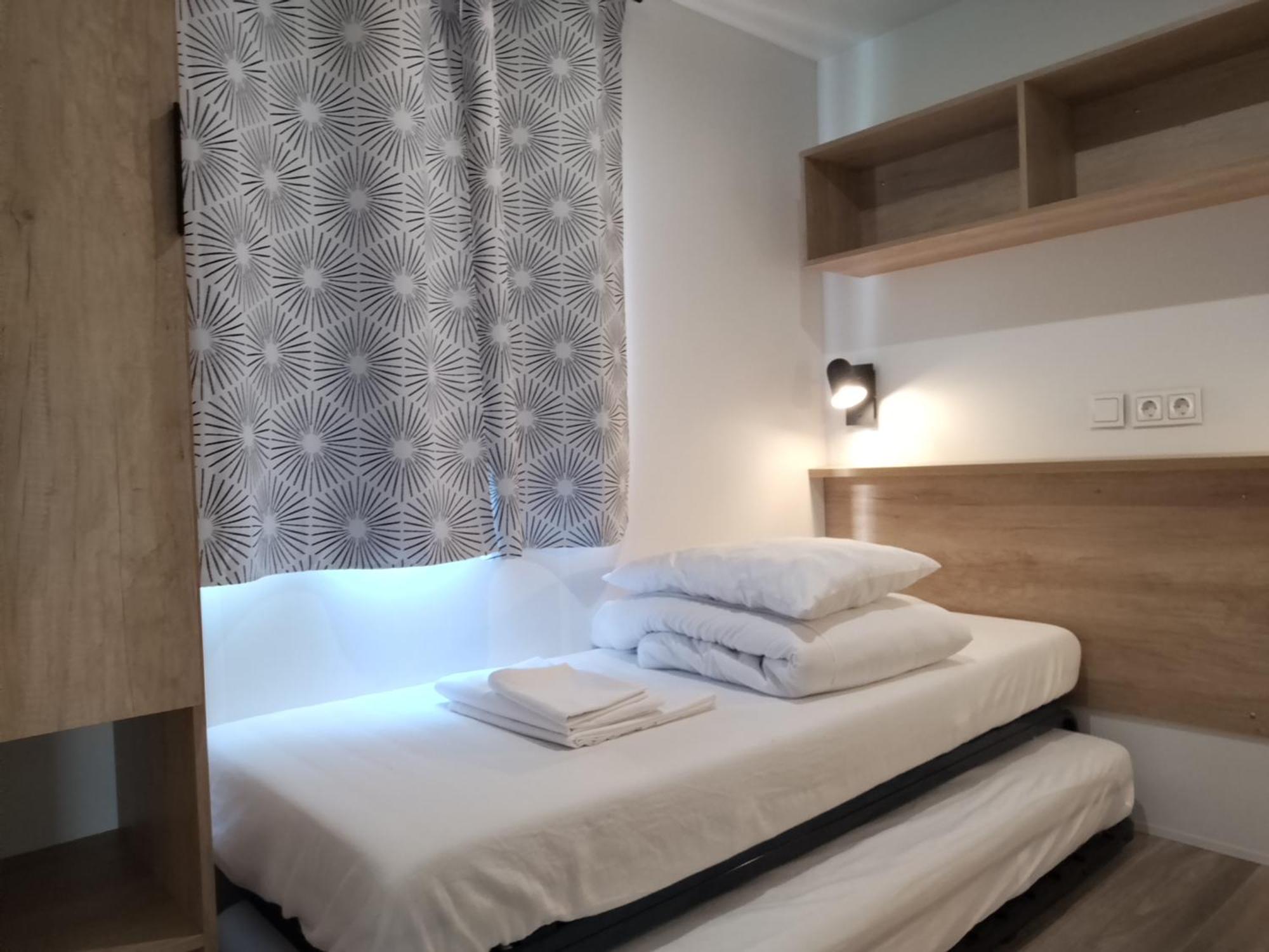 Camping Les Lodges Du Lagon Calvisson Zewnętrze zdjęcie